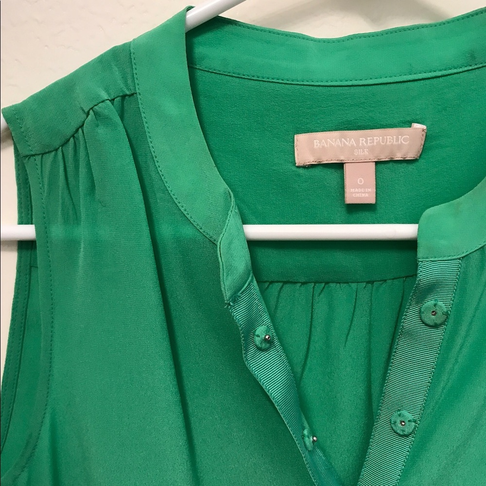 Green 100% Silk Sleeveless Blouse